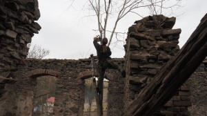08 Dokončení vyřezání náletových dřevin ve farním areálu ve Svatoboru       